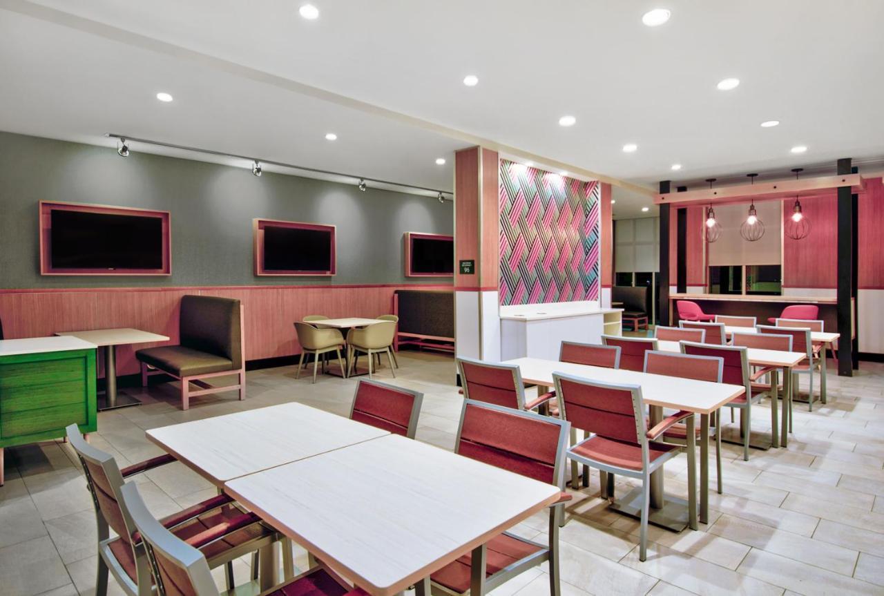 Holiday Inn - Erie By Ihg Exterior photo